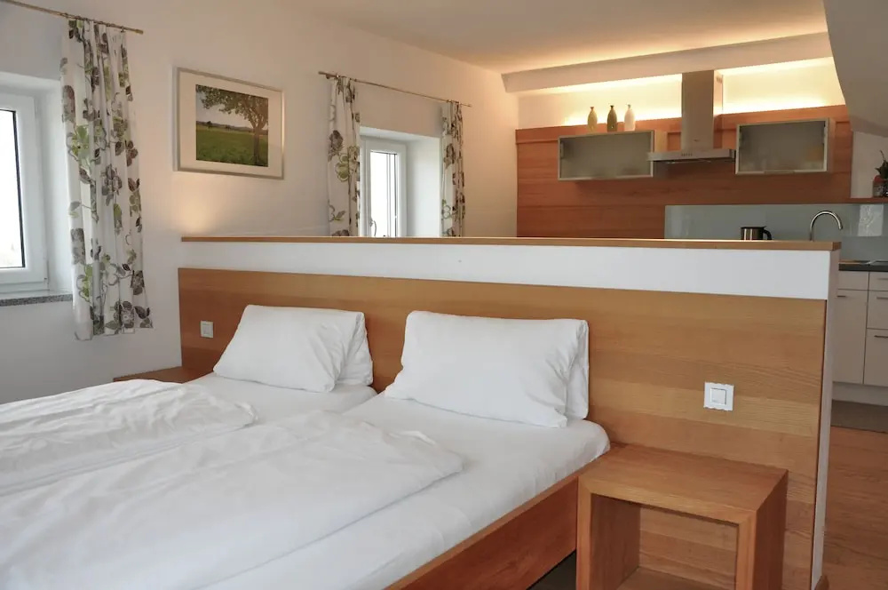Standard Triple room with garden view