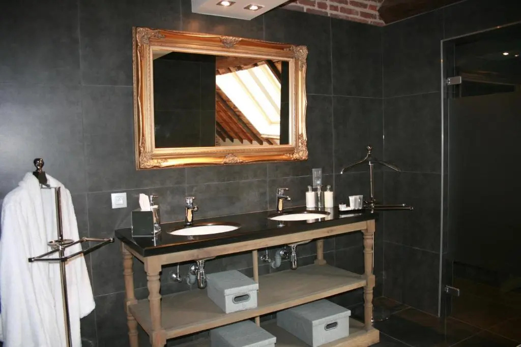 Comfort room