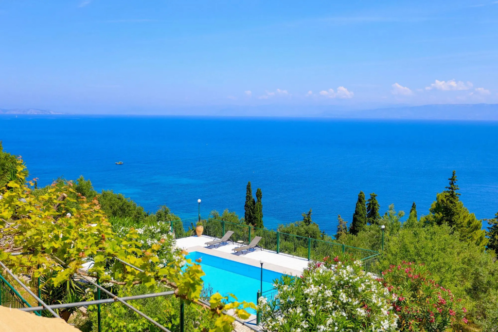 Antigoni Villa Tria in Longos