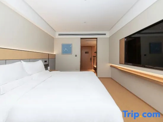 Superior Double room with city view (full double bed)