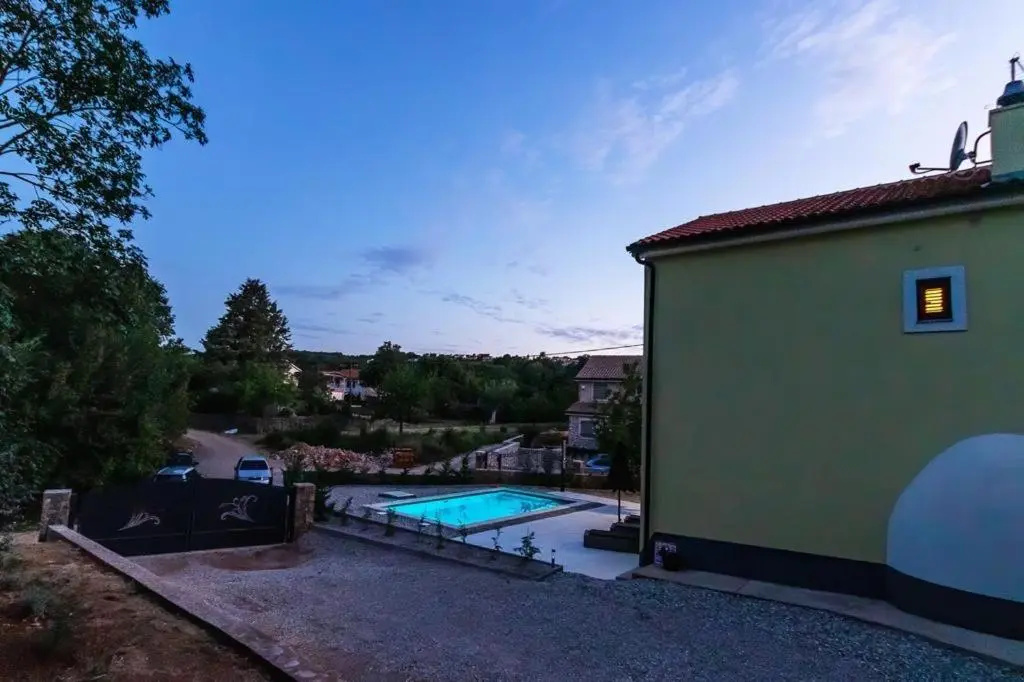 Holiday house Toš