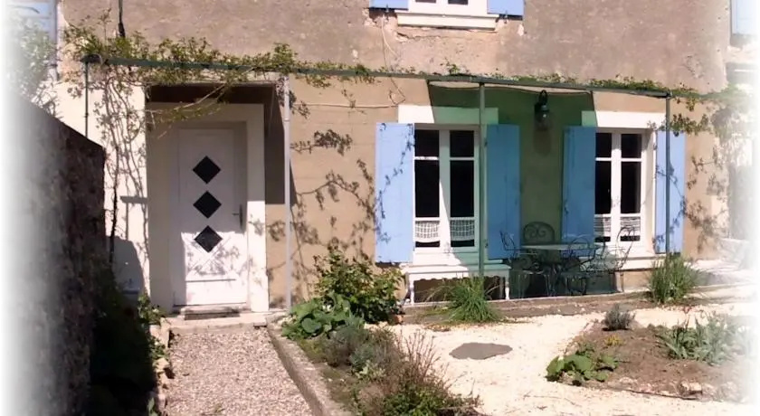 Côté Cour, Côté Jardin
