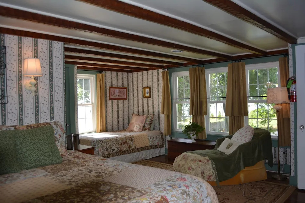 Grand room
