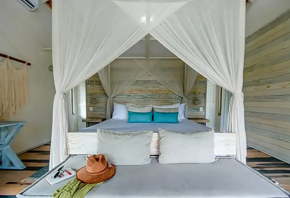 Standard Double room with ocean view (full double bed)
