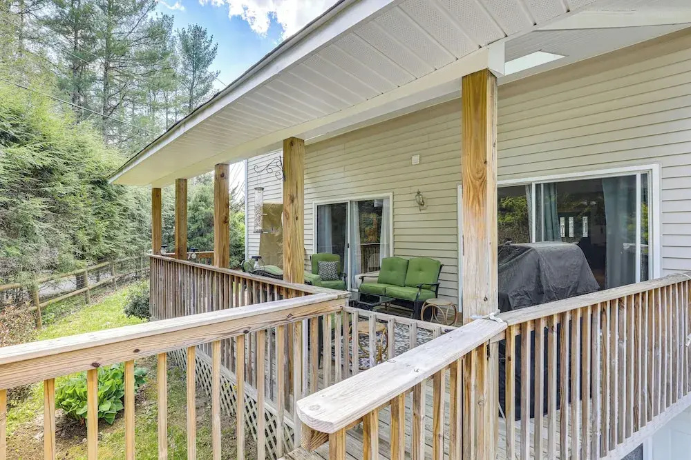 Group Getaway in Newland w/ Lake & Pool Access