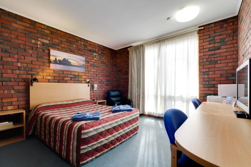Enfield Motel by null