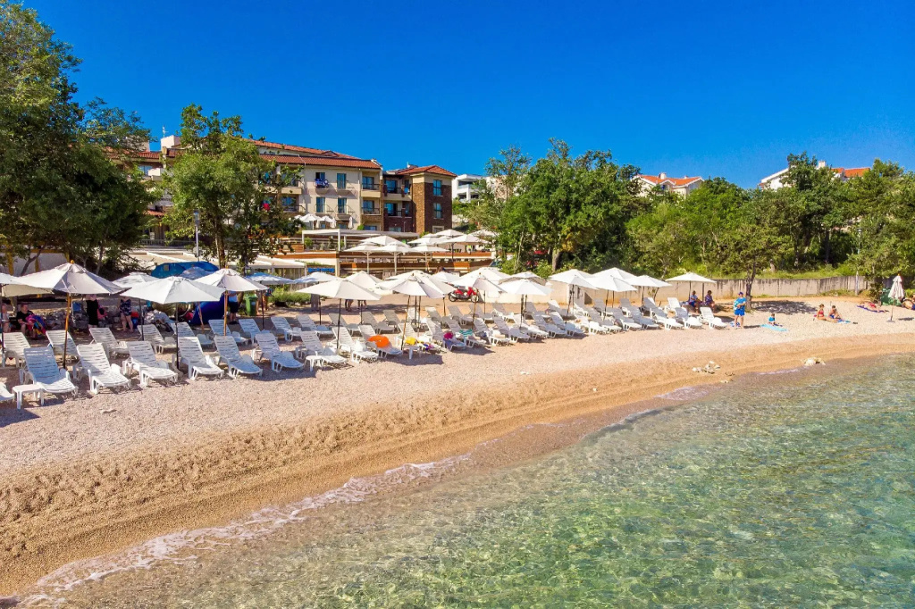 Beach & Waterfront