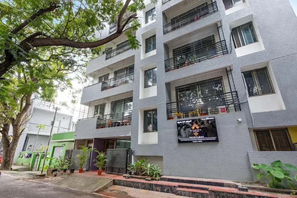 Diamond Suites Service Apartment