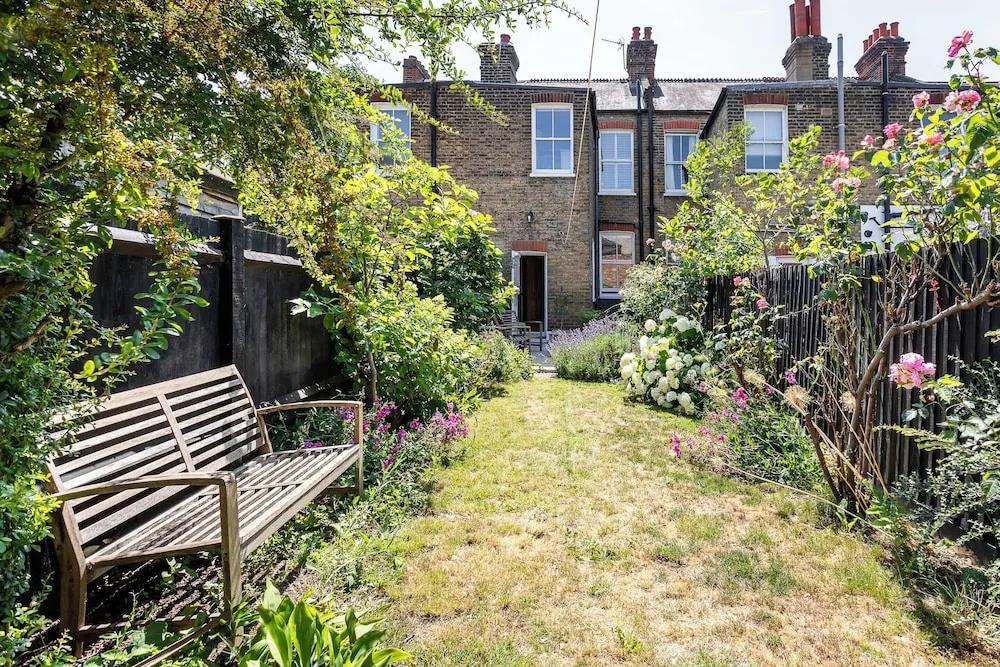 Tooting's Charming Victorian Garden Hideaway