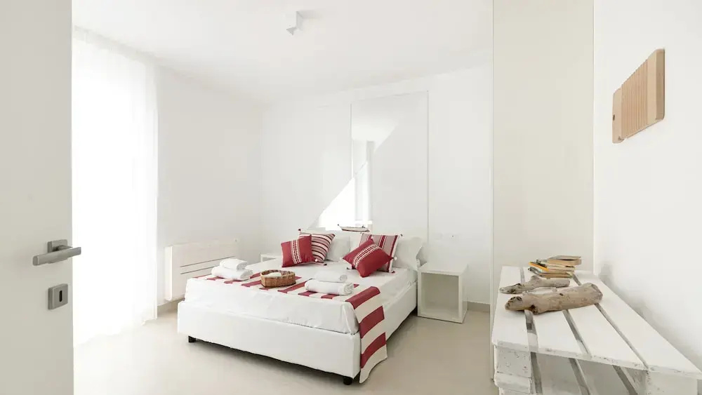 Apartment with balcony and with courtyard view