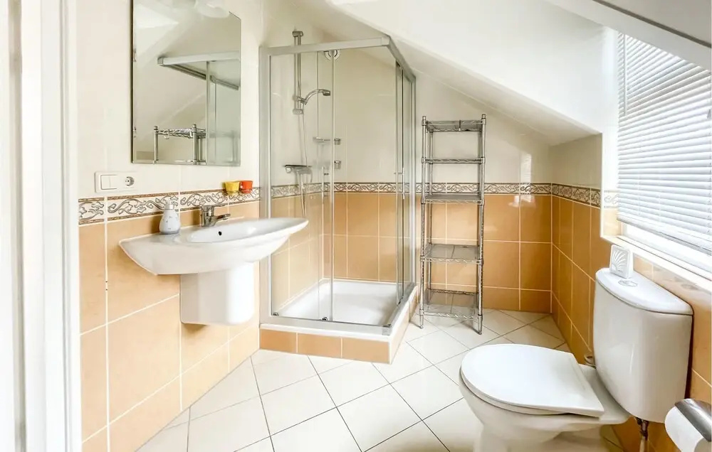 Nice Home in Workum With Wifi and 3 Bedrooms - фото 10