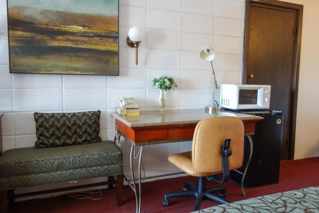 Cabana Inn — 5