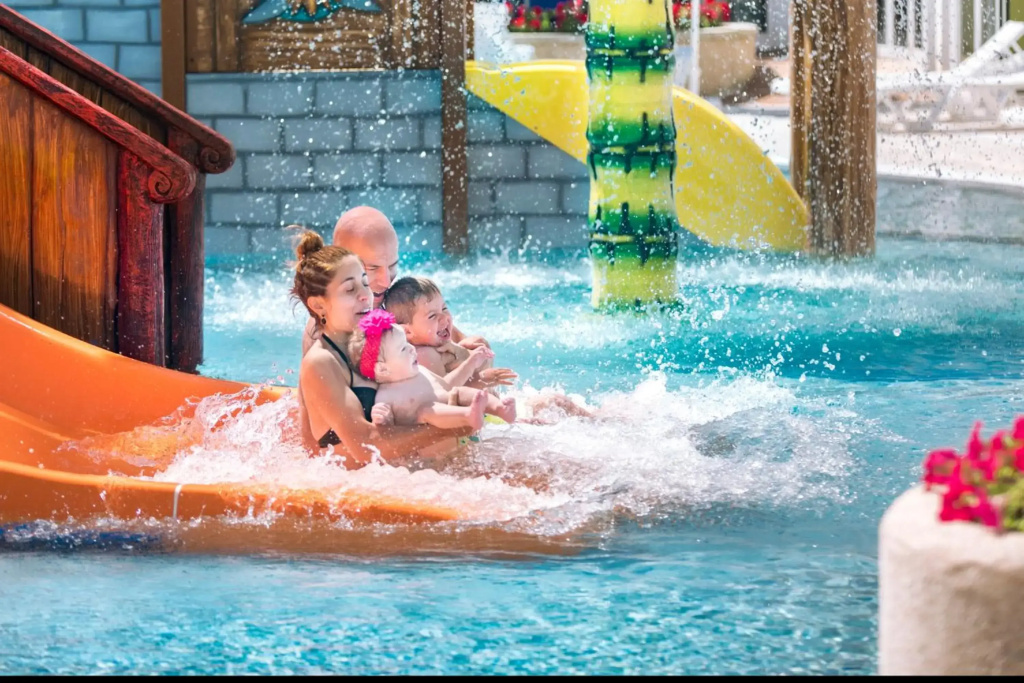 Hotel Oasis Park Splash photo 36