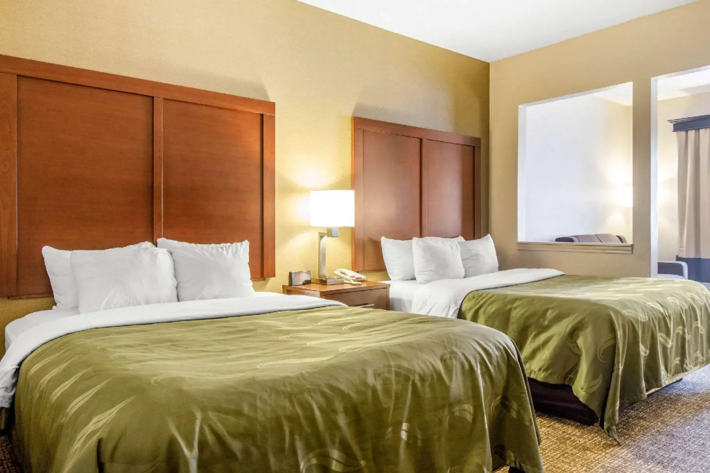Quadruple Suite