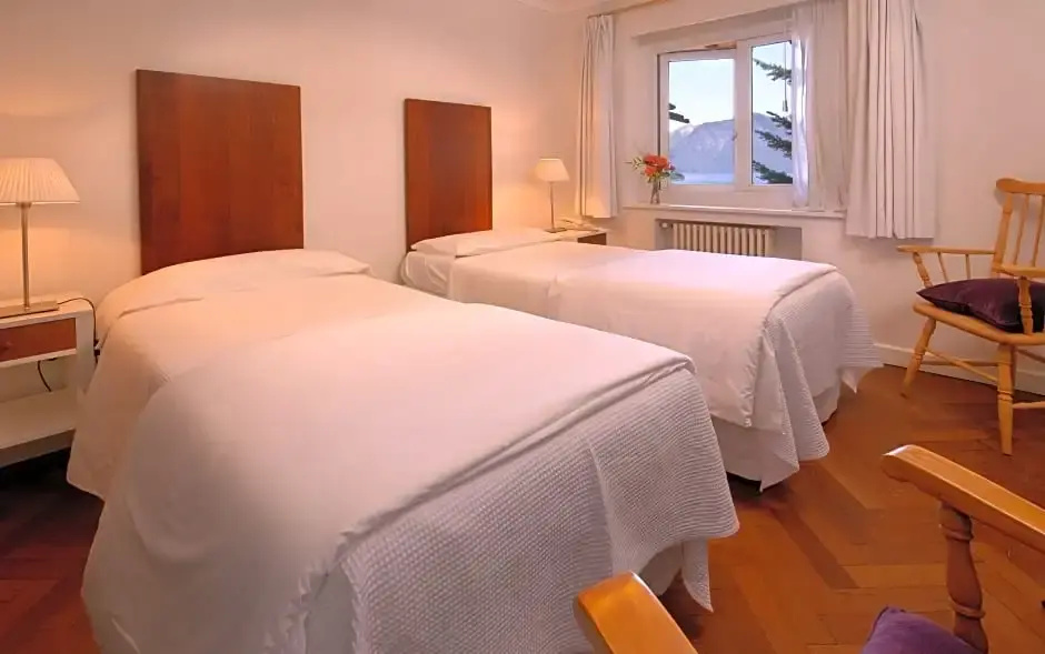 Apartment with lake view