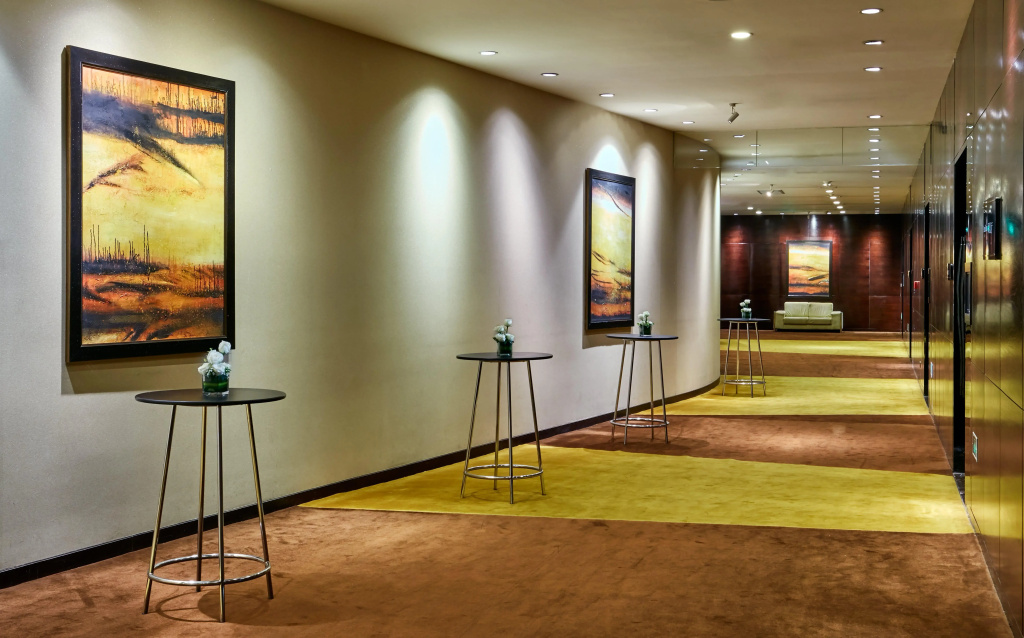 Lobby & Reception