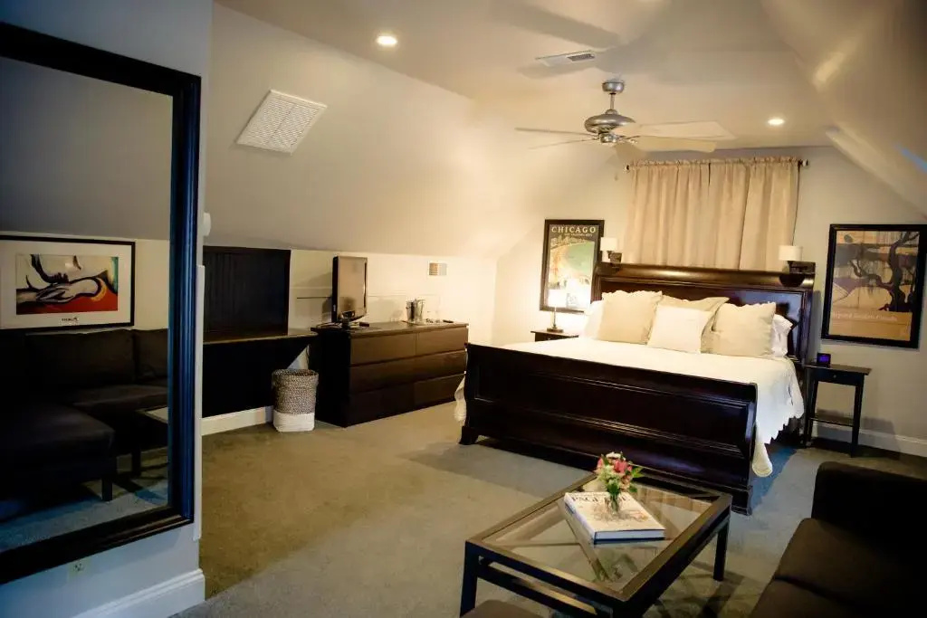 Deluxe Suite