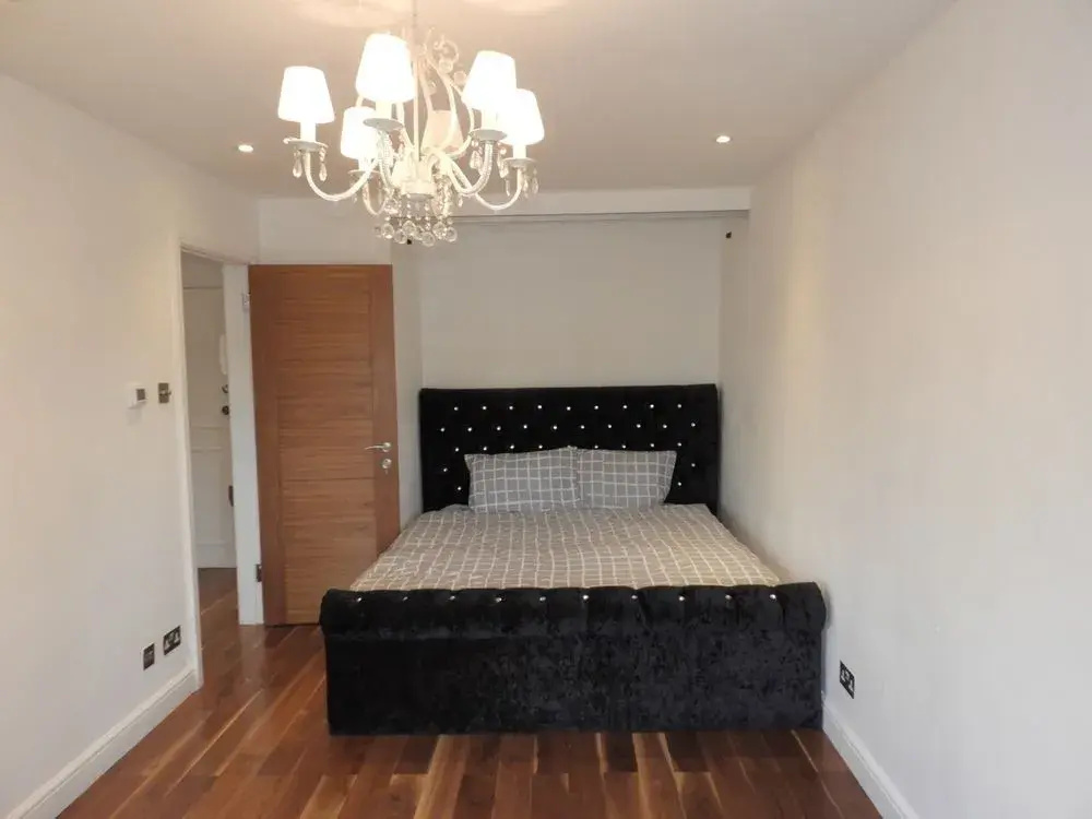Knightsbridge 1 Bedroom Apartment