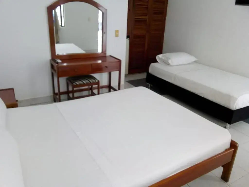 Economy Triple room