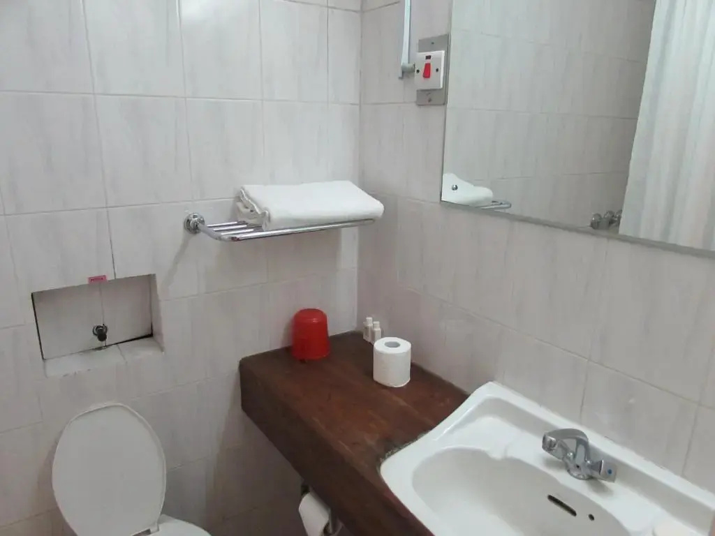 The Equator Hotel - Chambres
