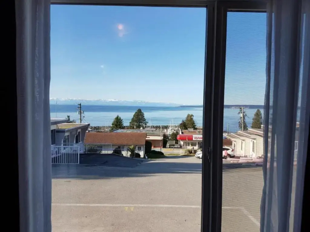 Standard Quadruple room with ocean view