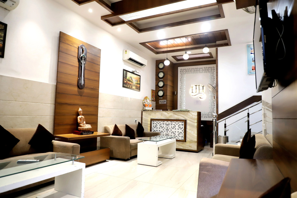 Goroomgo Hollywood Heights Amritsar