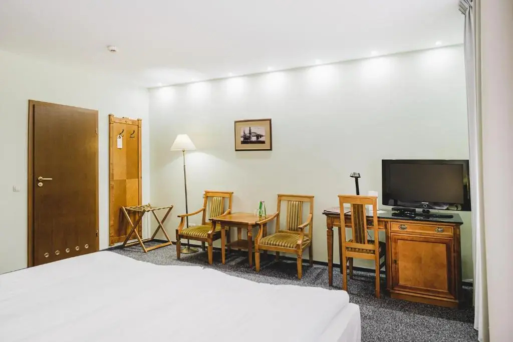 Standard Double room (full double bed)
