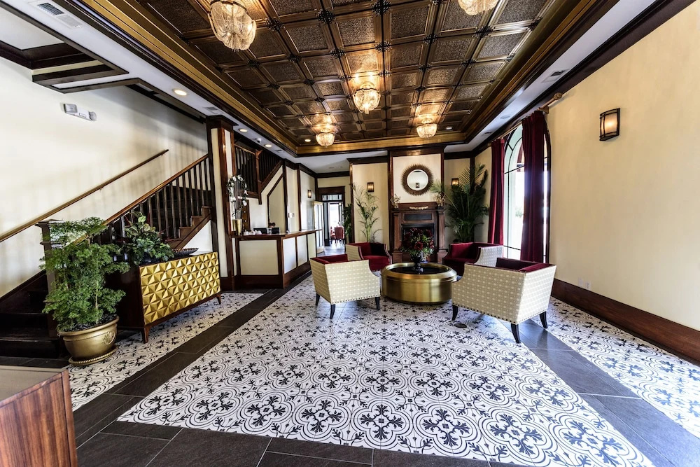 Lobby & Reception
