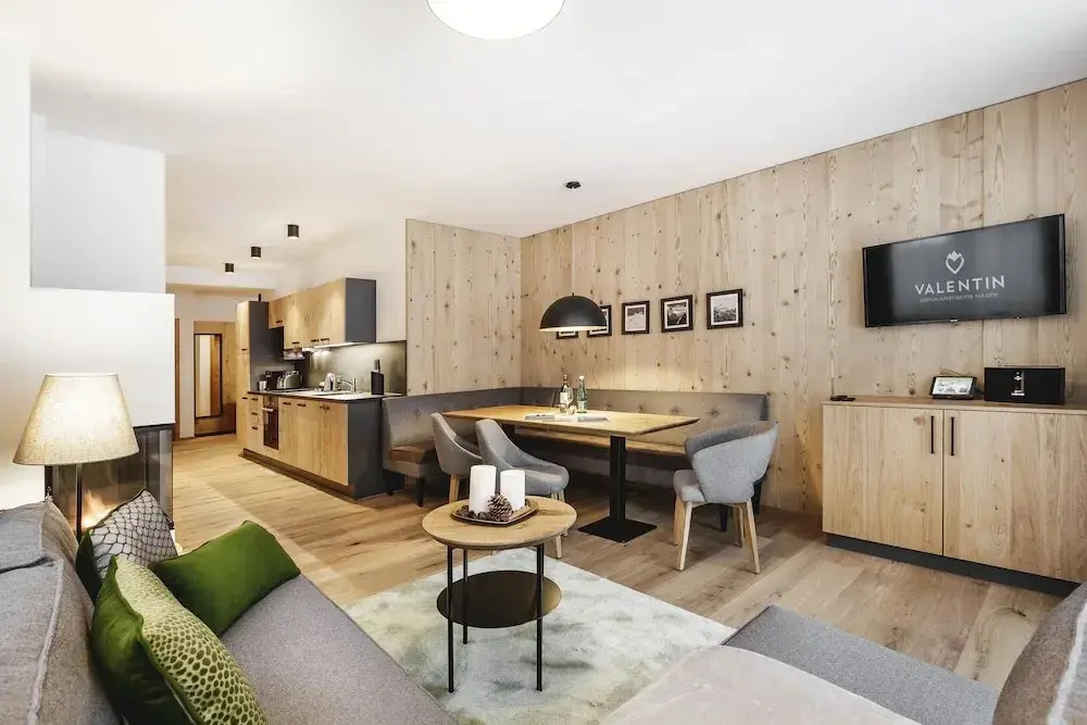 3 Bedrooms Deluxe Apartment with balcony