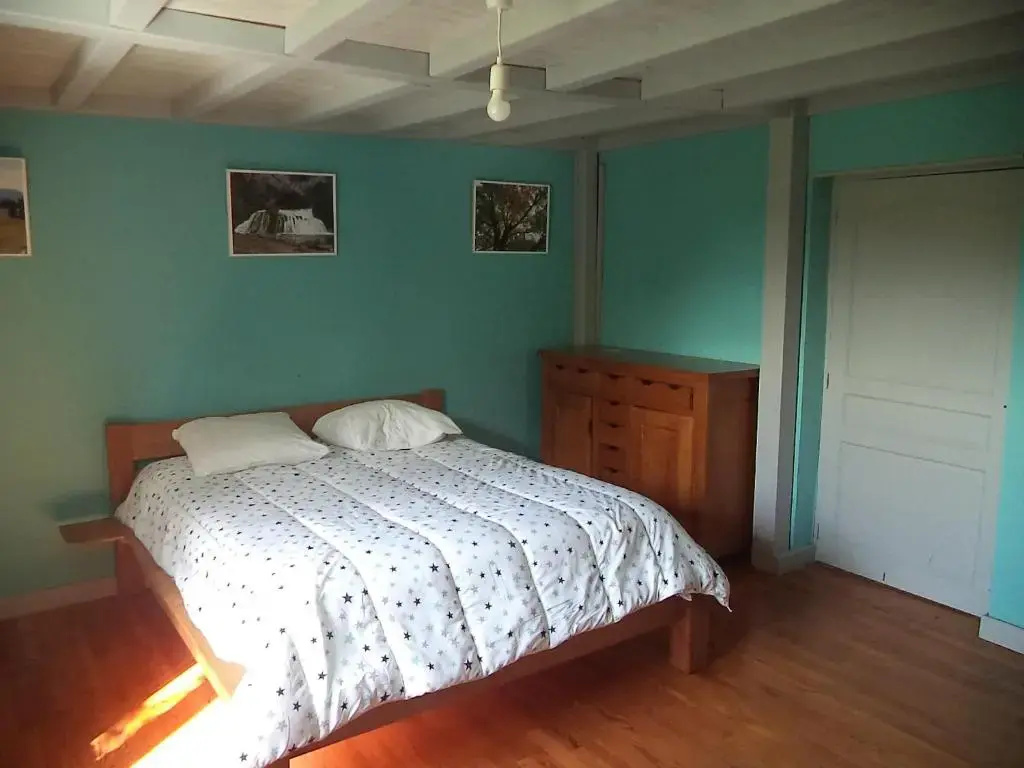 3 Bedrooms Cottage