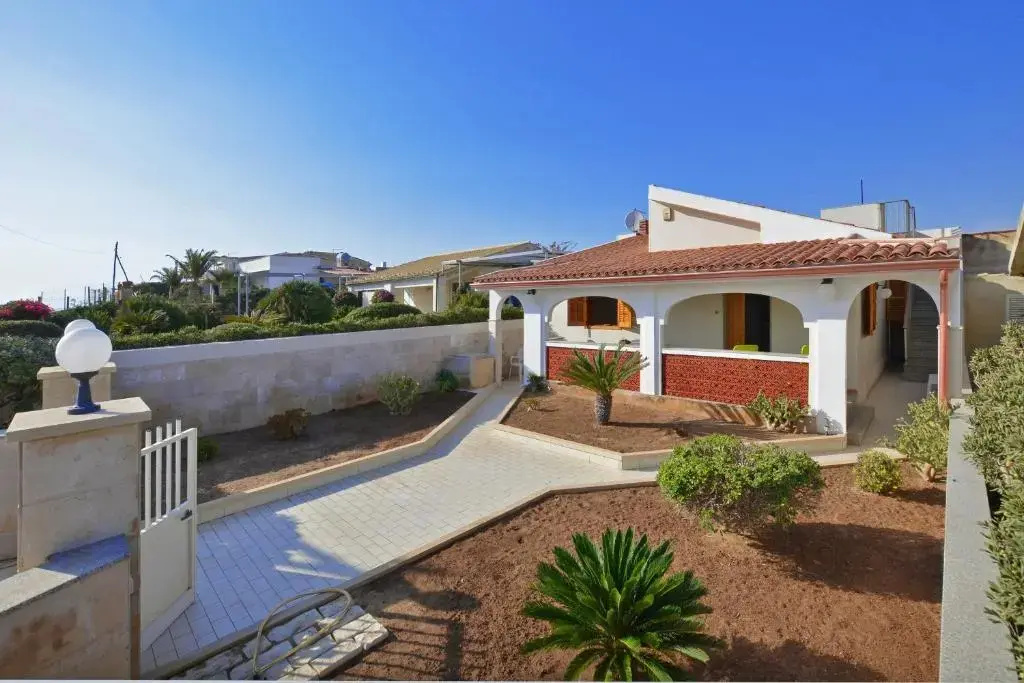 3 Bedrooms Cottage