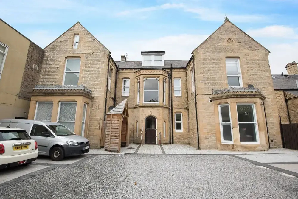 84 Kingsway