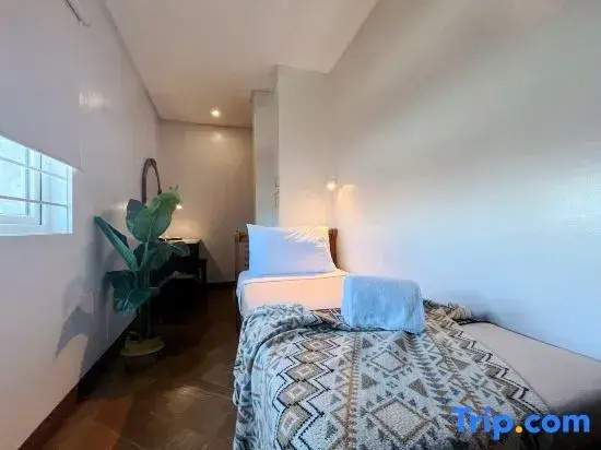 Townhouse OAK Metro Manila Nea Osmena Hw PNR Pasay - Chambres