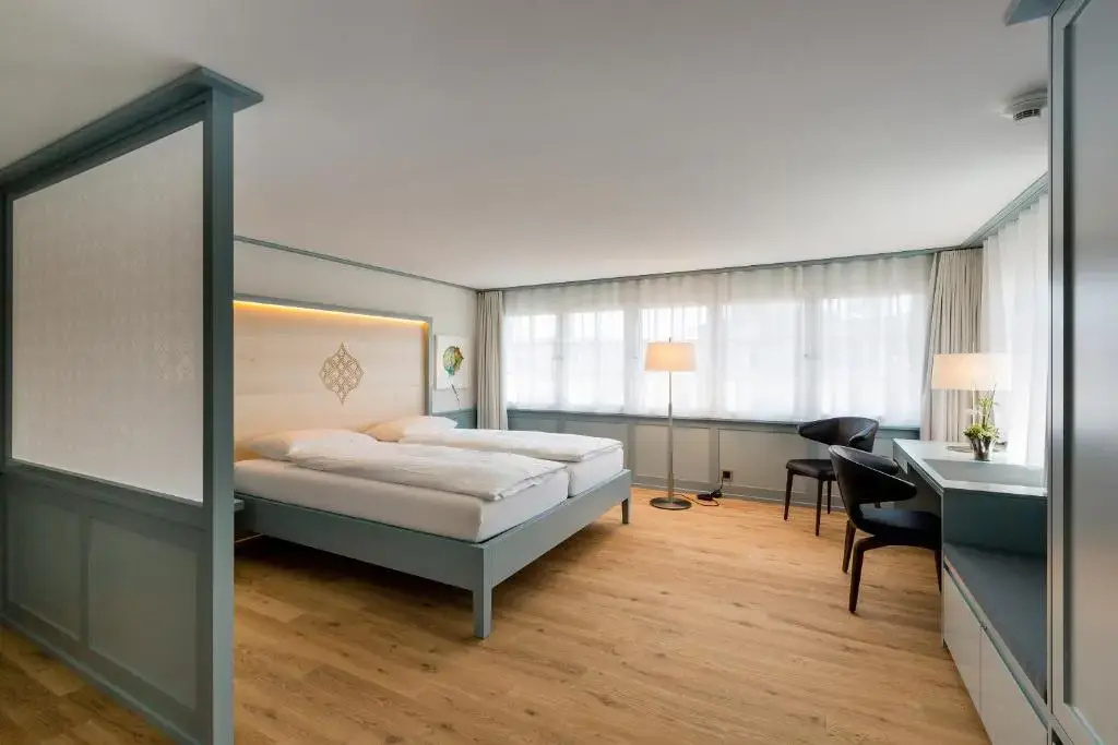 Double room (full double bed)