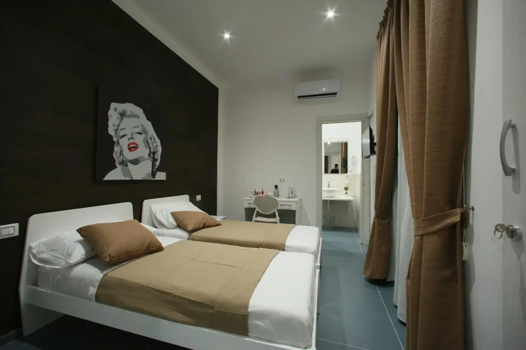 Standard Double room (twin beds)