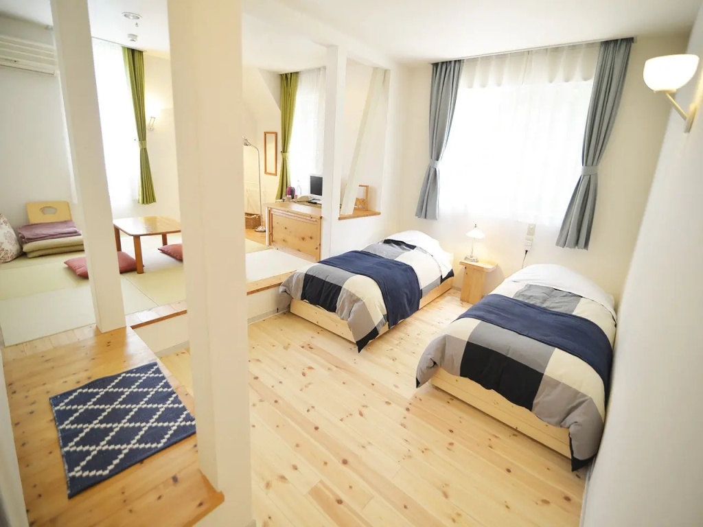 Standard room with mountain view