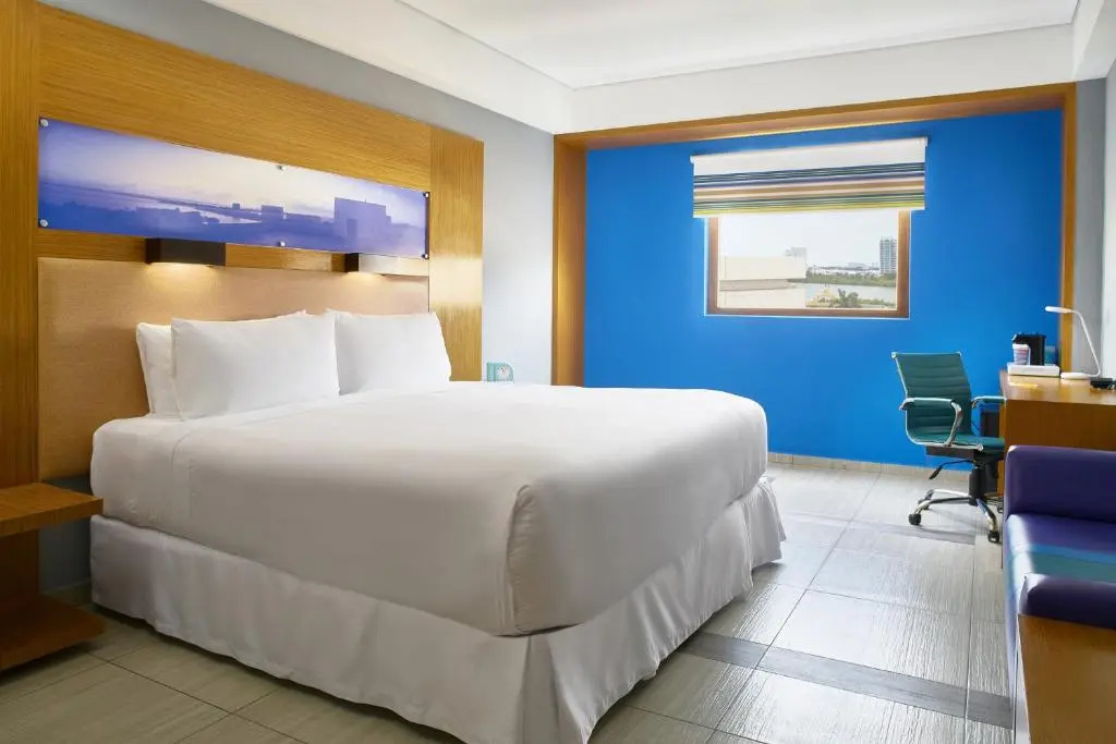 Ocean View Double Aloft Guest Room (full double bed)