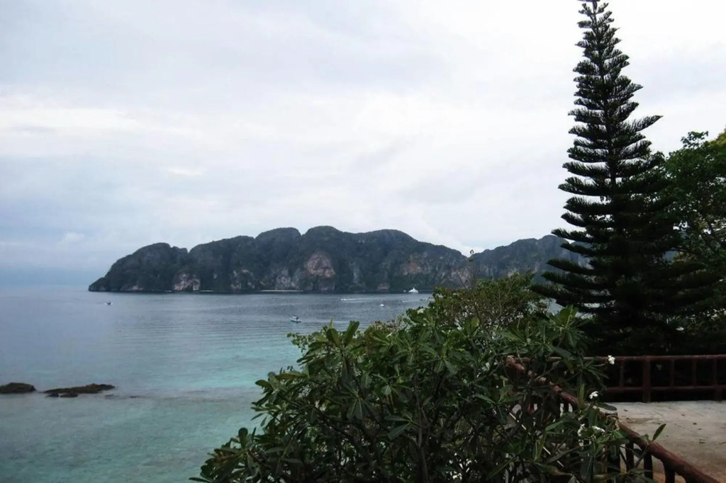 Beach & Waterfront