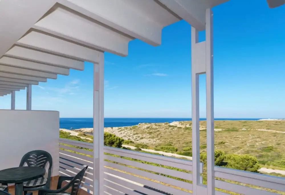 2 Bedrooms Apartment with balcony and with garden view
