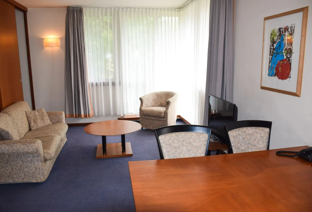 Lobby & Reception
