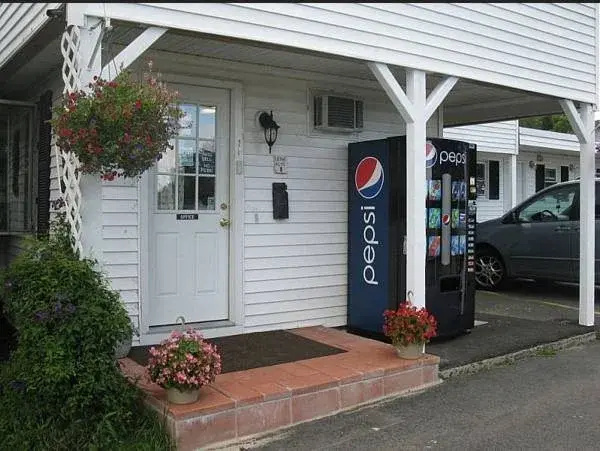Admiral Motel