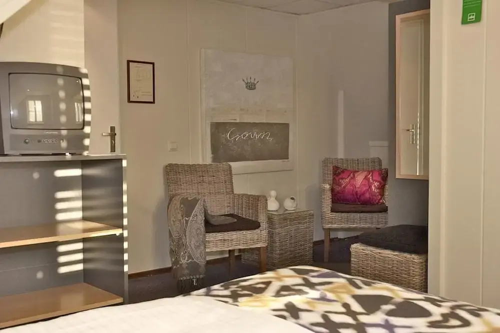 Standard Double room (full double bed)