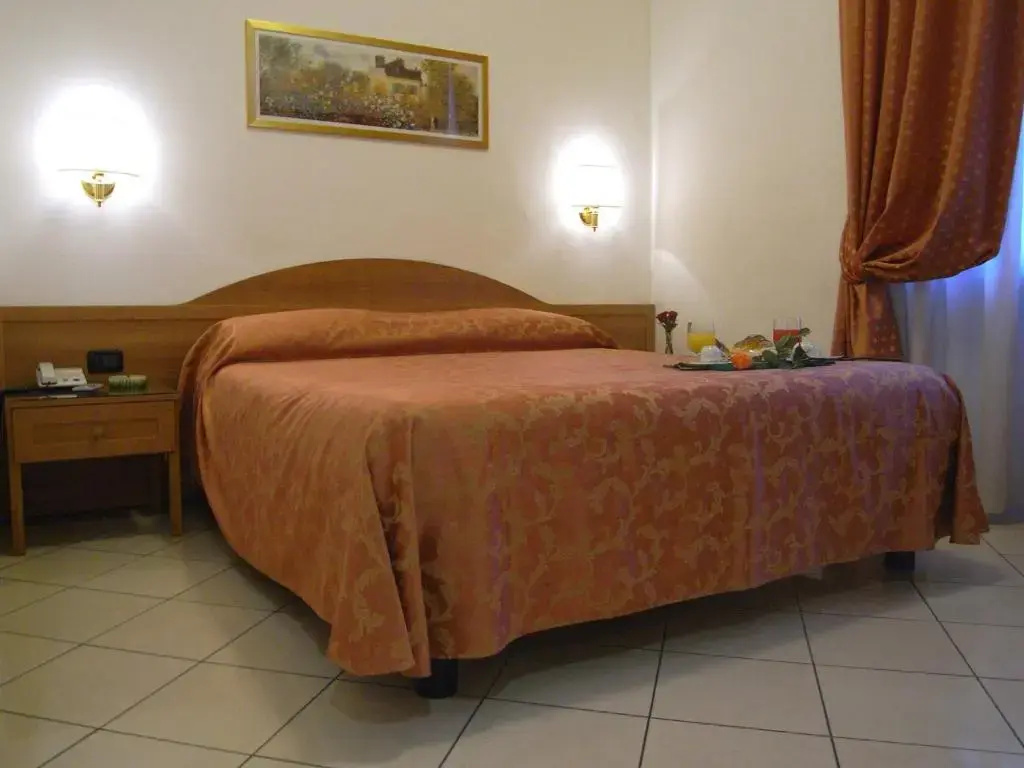 Standard Double room (full double bed)