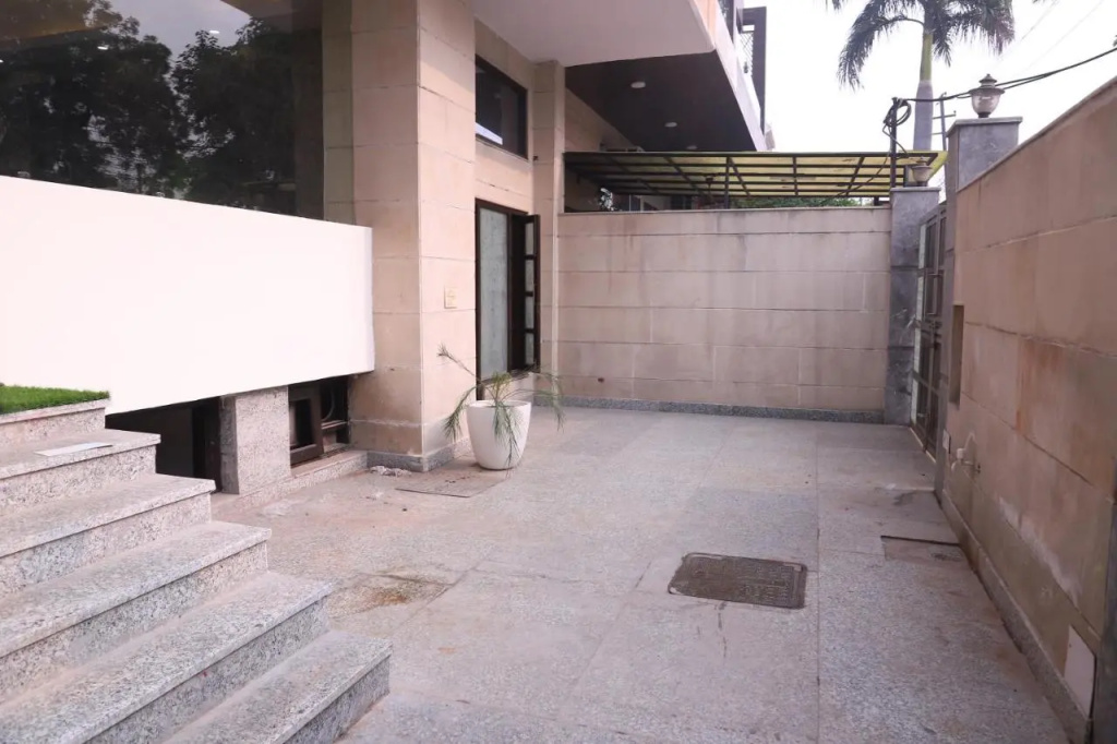 Lyf Corporate Suites - Noida Sector 19