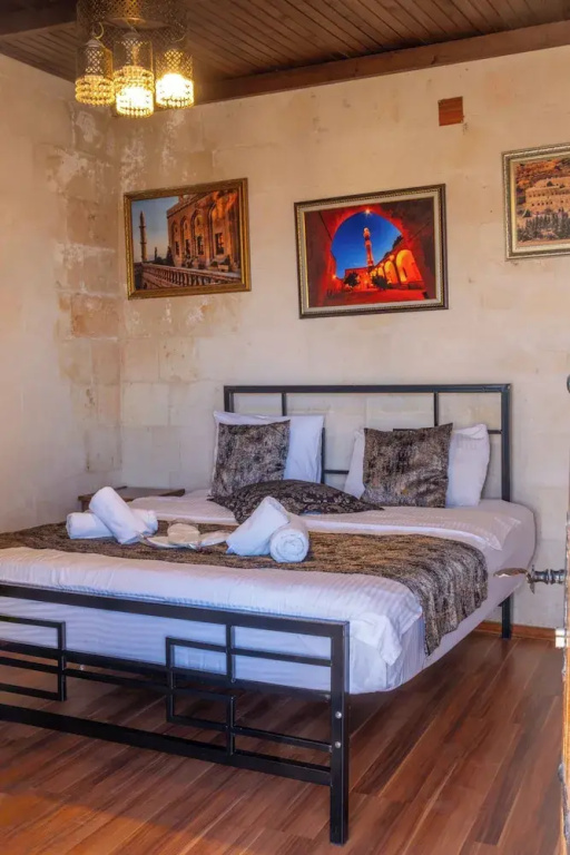 Standard Double room with city view (full double bed)