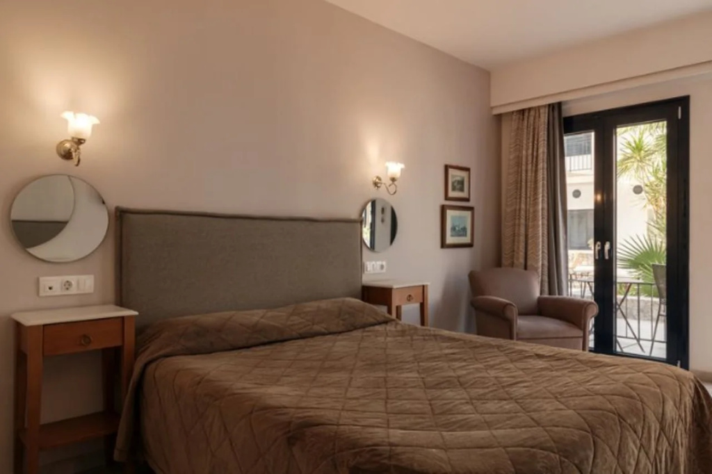 Elvita Beach Hotel