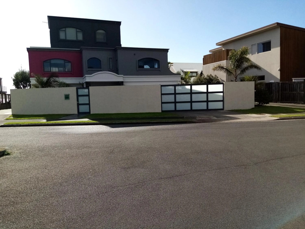 26A On Sunbrae 40 inch smart TV ensuite near beach free wifi