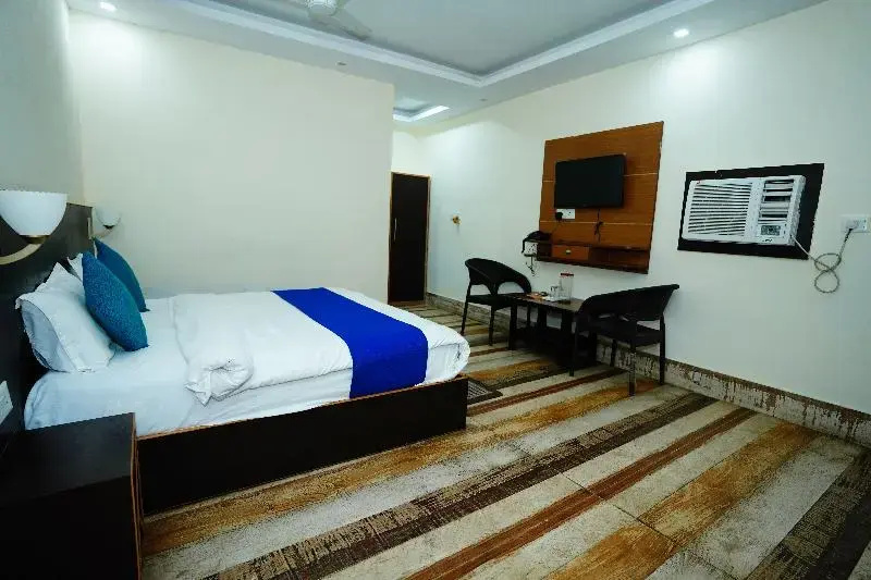 Superior Double room with view (full double bed)