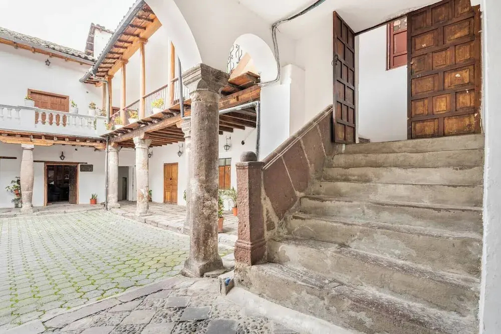 Traveler'S House