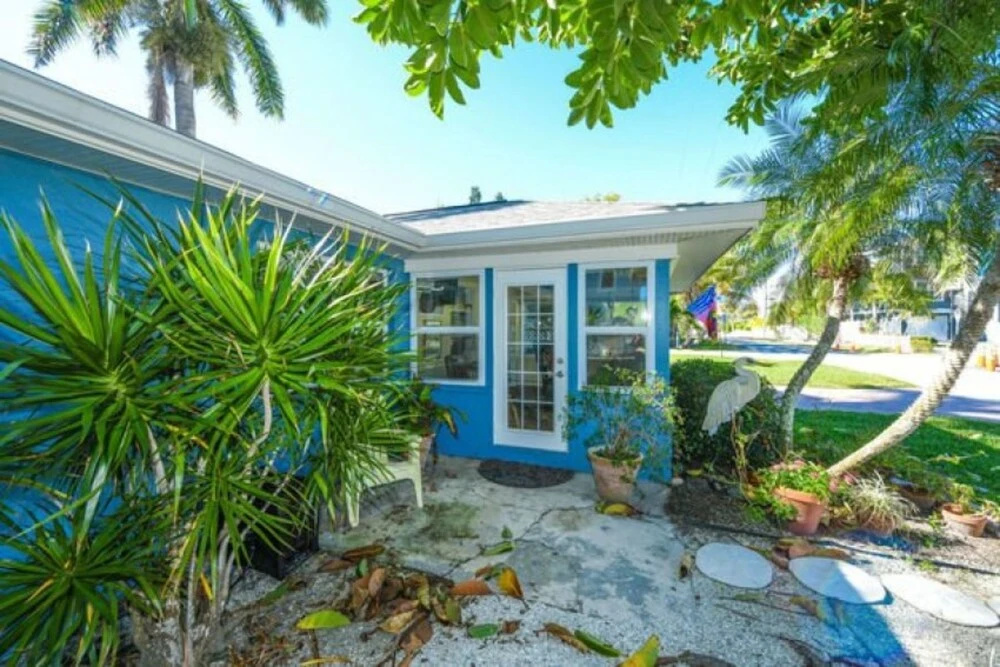 Cha Cha Cottage 301 23rd St 3 Bedroom Cottage by RedAwning